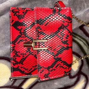 Graphic Red/Black Clutch